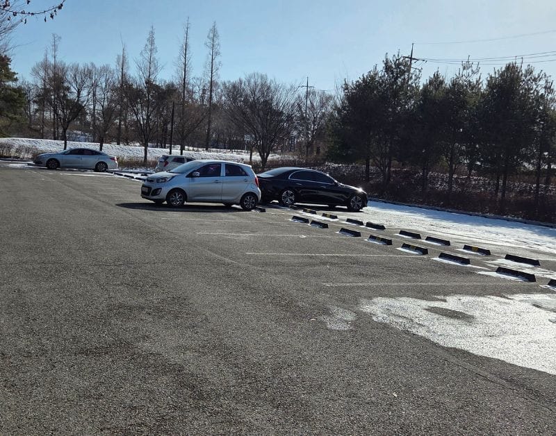 눈 내린 평택 내리문화공원 넓은 무료 주차장