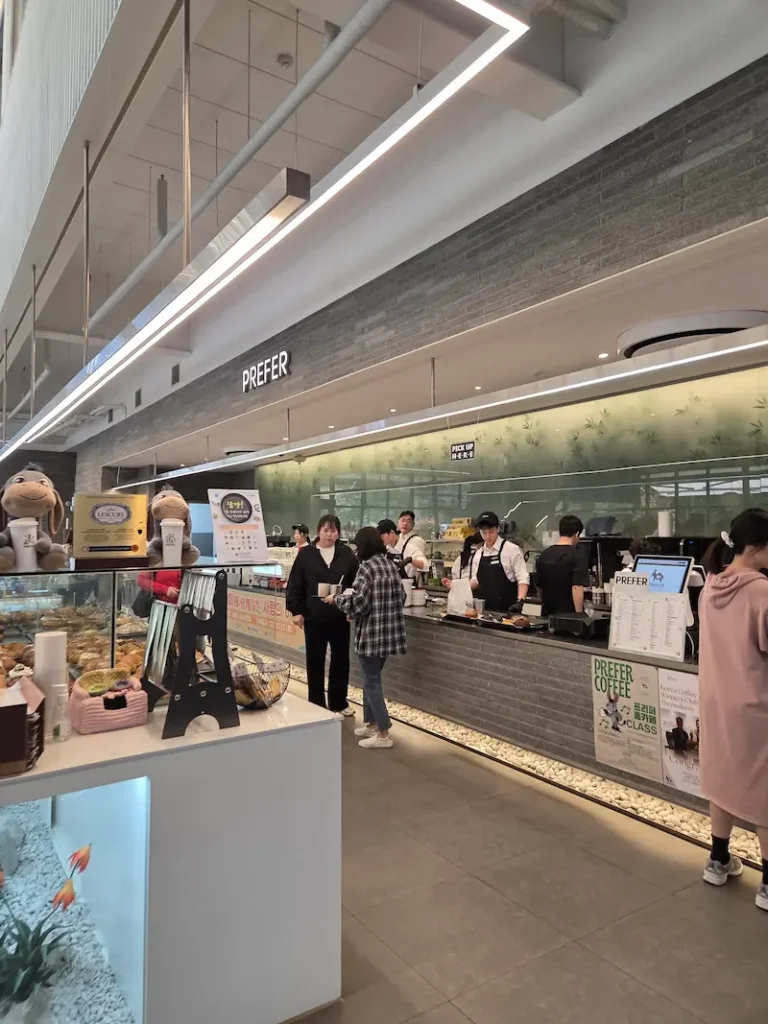 프리퍼 카페 1층 주문 카운터