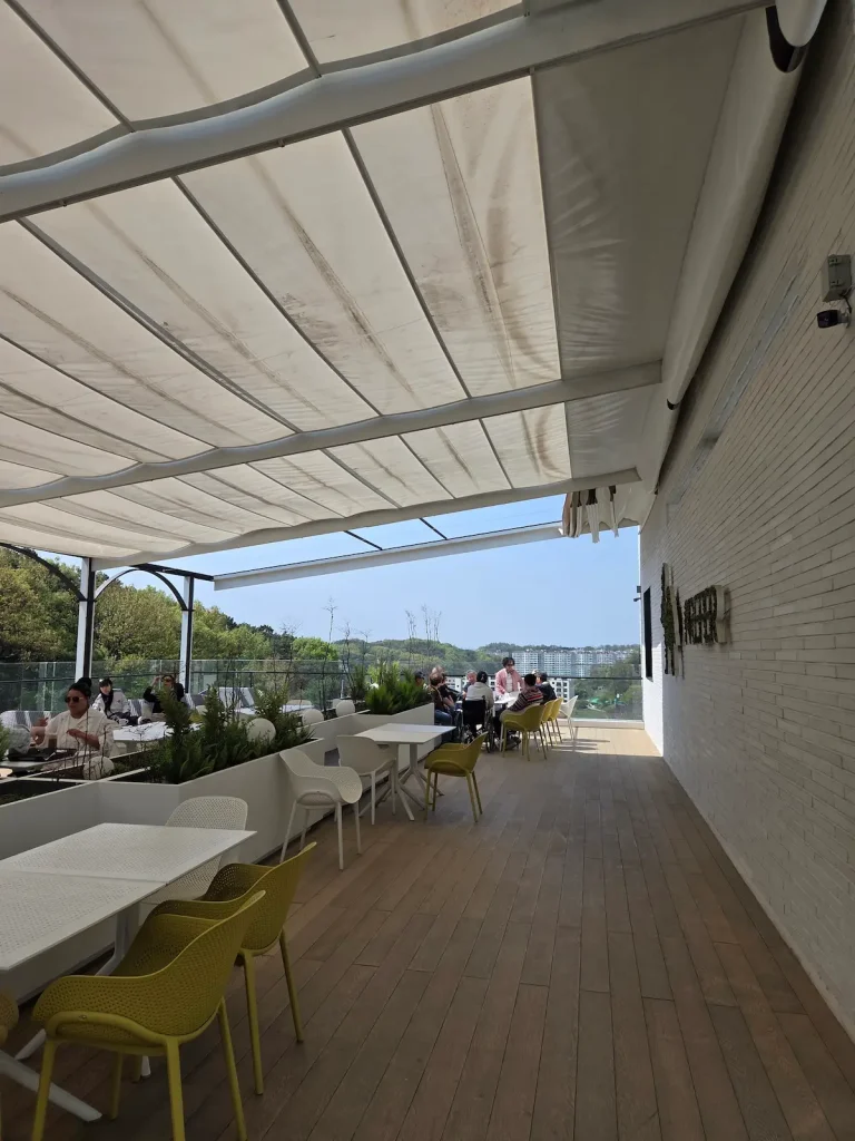 프리퍼 카페 3층 루프탑 테라스