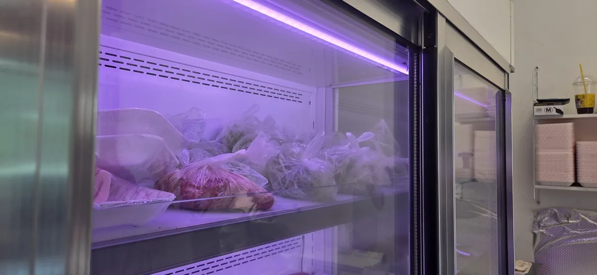 동네 정육점의 파채 무료 제공 서비스 냉장고